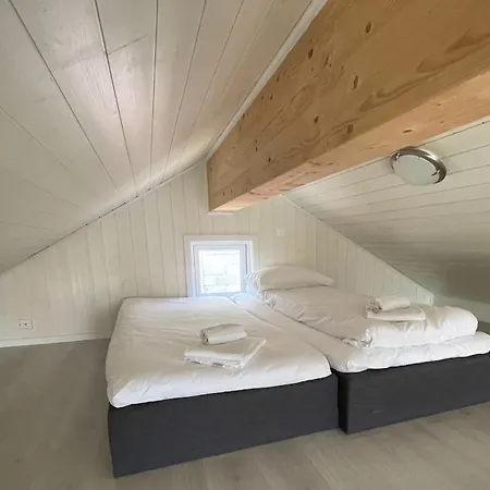 Reinvikbua - Seaside In Finnvika, *