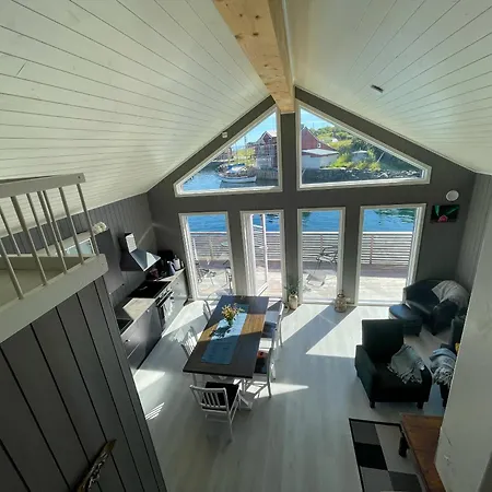 Reinvikbua - Seaside In Finnvika, Holiday home *